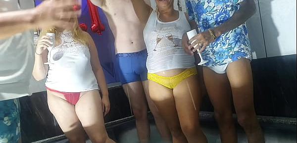  Primeiro anal do ano de Melissa Alecxander na festa de ano novo do Xvideos. Atores revelam o que desejam para 2021.  Paty Bumbum, Russo, Brinquedo,  Wallif Santos, El Toro De Oro.